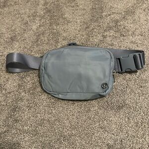 Lululemon Everywhere Belt Bag 1L Oasis Blue